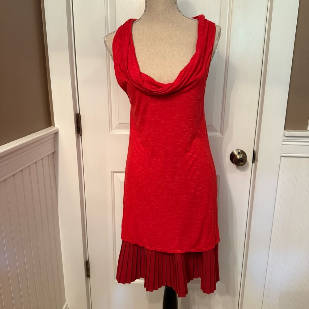FREE PEOPLE Red Sleeveless Dress low scoopneck pleat accent size L